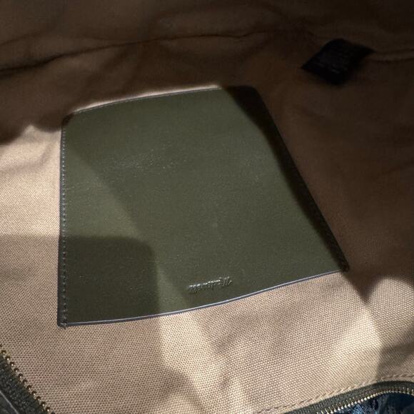 Madewell Women's The Essential Curve Leather Shoulder Bag Olive One Size NWOT - Picture 9 of 9